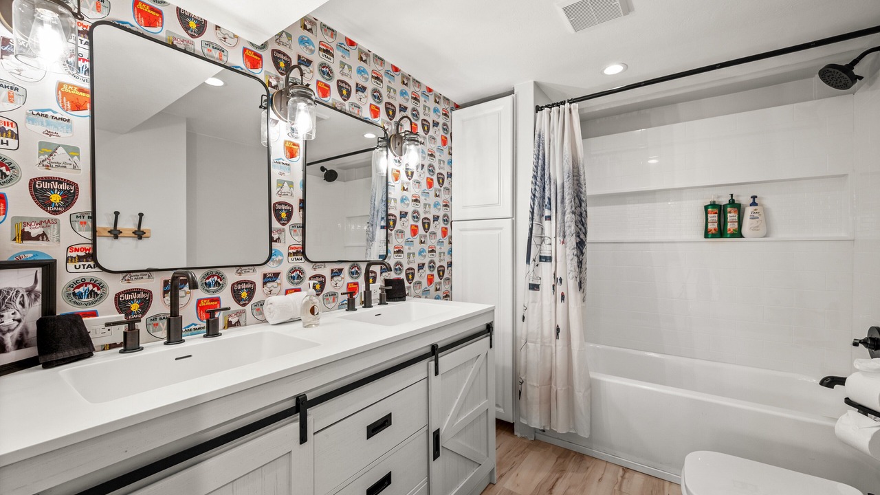 Photo of Bathroom in Sandy
