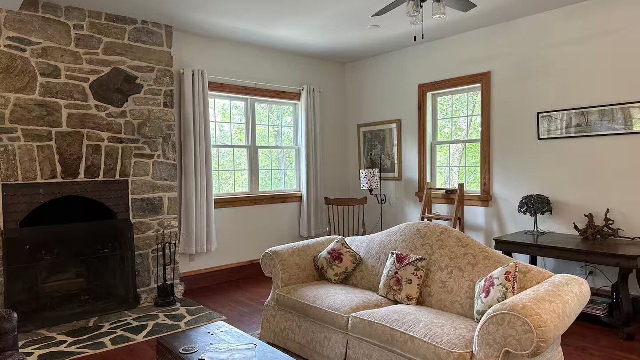 Photo of Livingroom in Refton