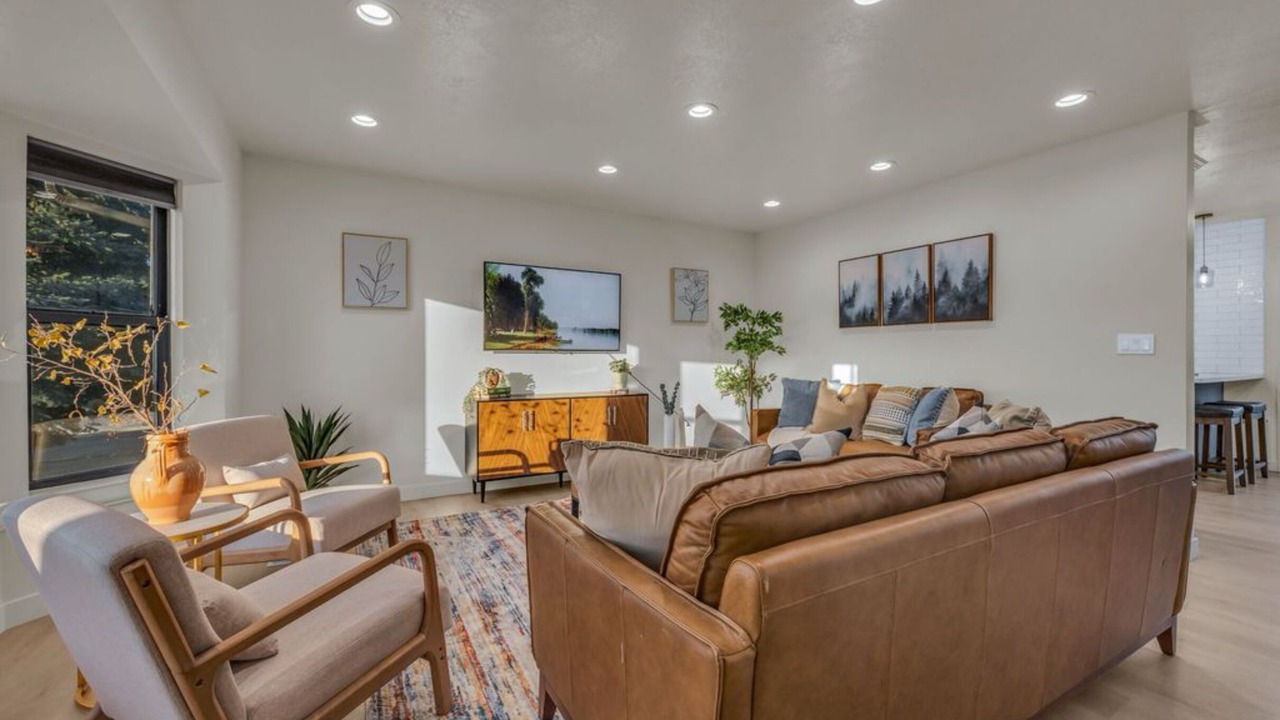 Photo of Livingroom in Sandy