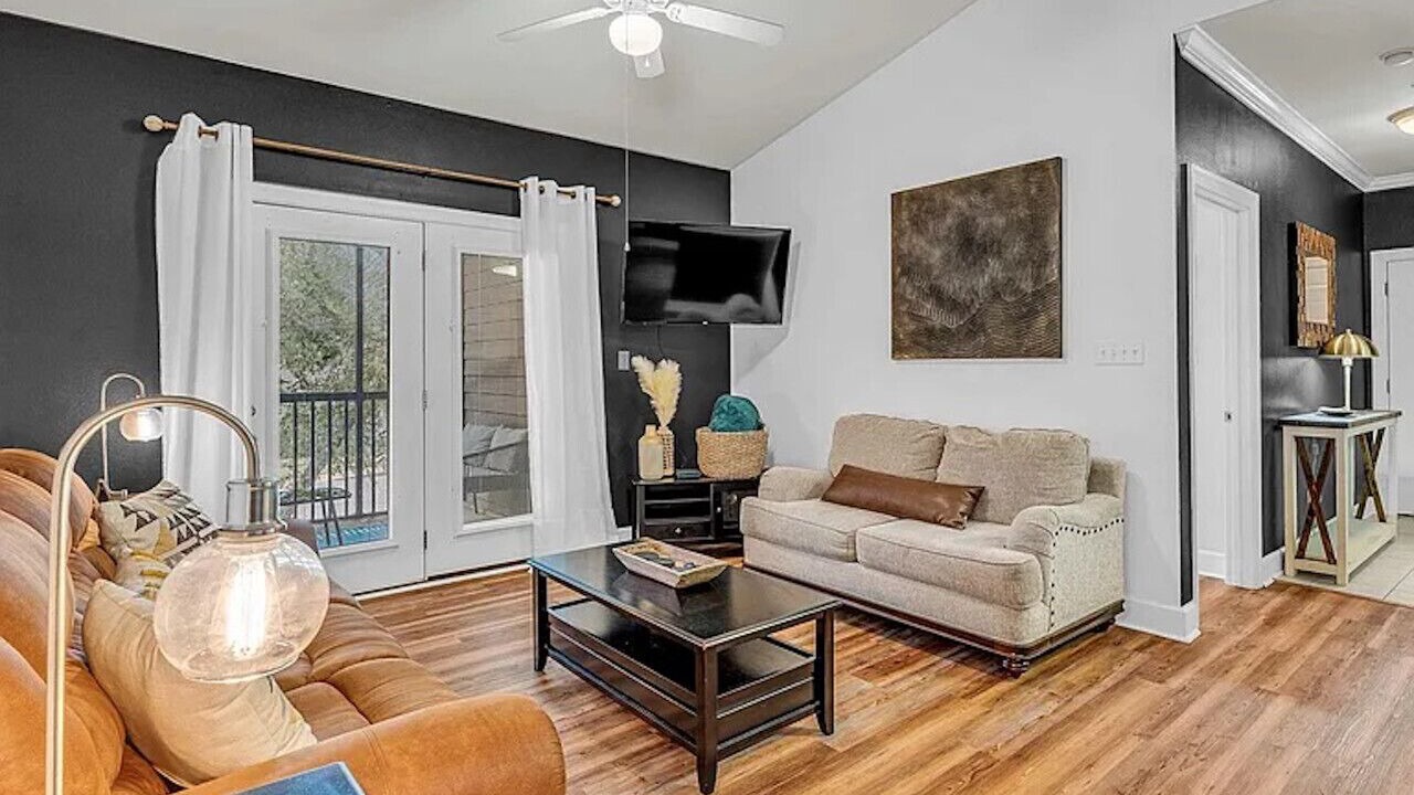 Photo of Livingroom in Foley