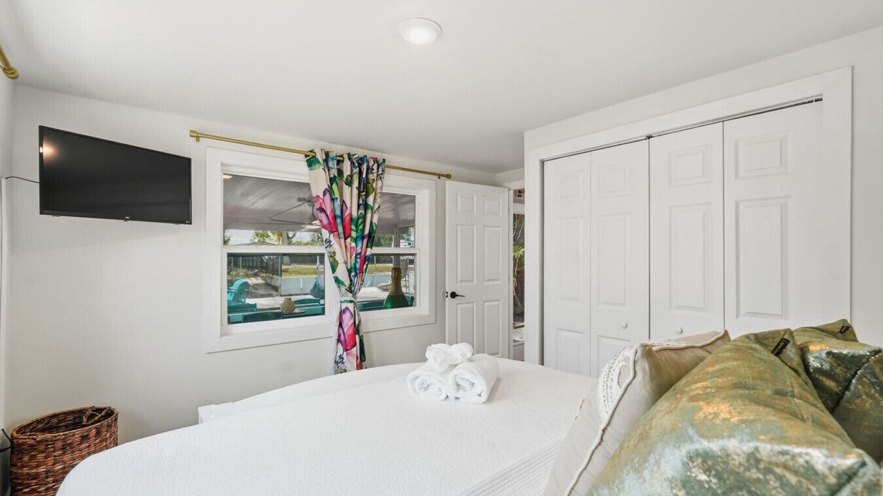 Photo of Bedroom in Weeki Wachee Gardens