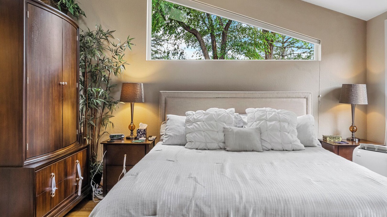 Photo of Bedroom in Skyway