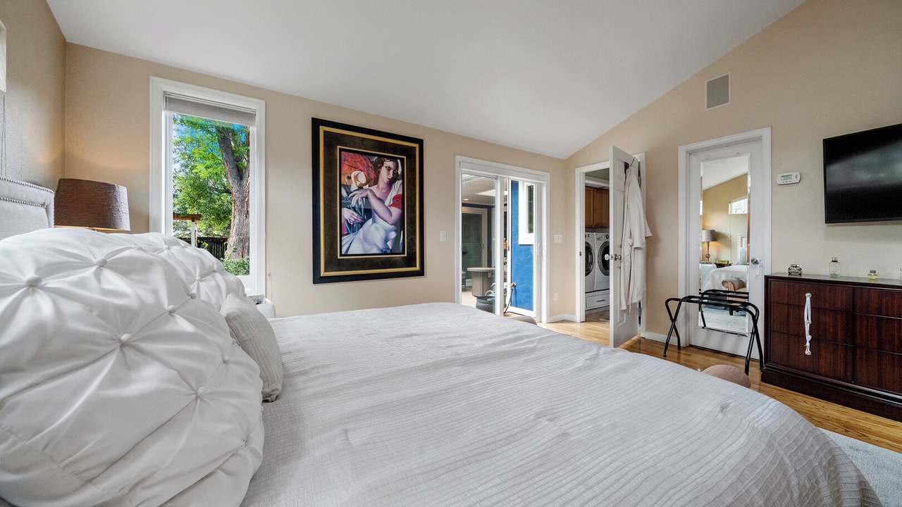 Photo of Bedroom in Skyway