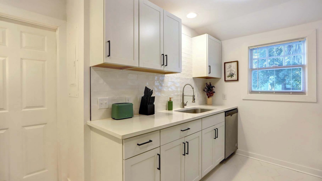 Photo of Kitchen in Thomas Square