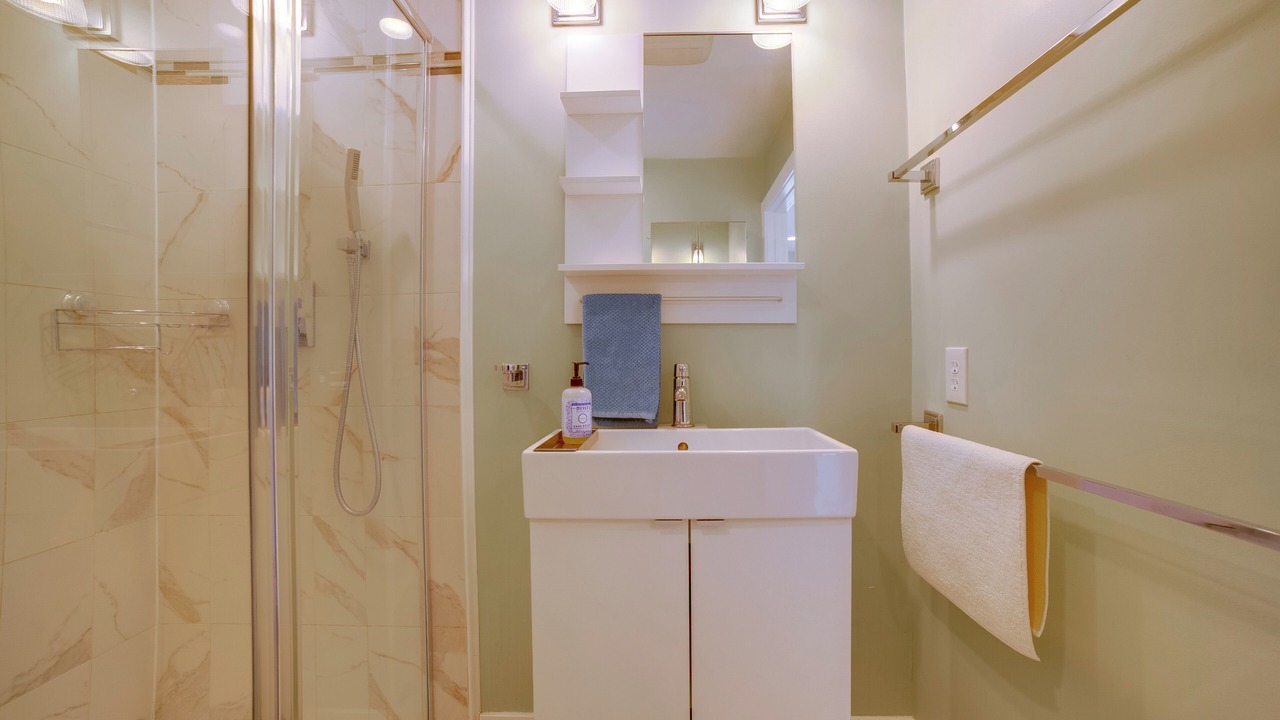 Photo of Bathroom in Downtown Riverside
