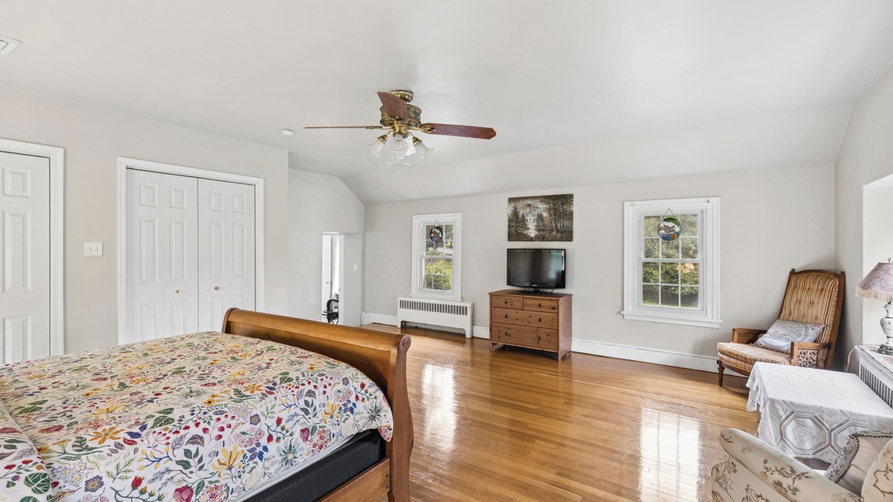 Photo of Bedroom in Valley Run