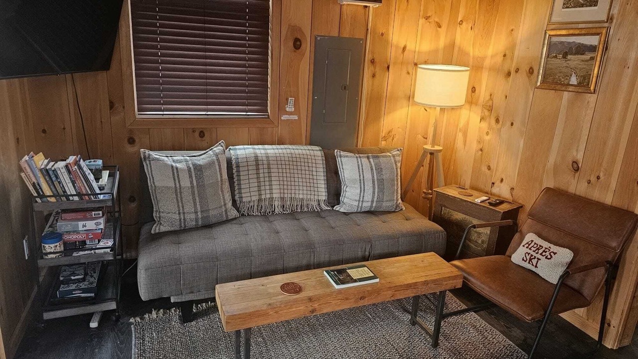 Photo of Livingroom in Marlboro