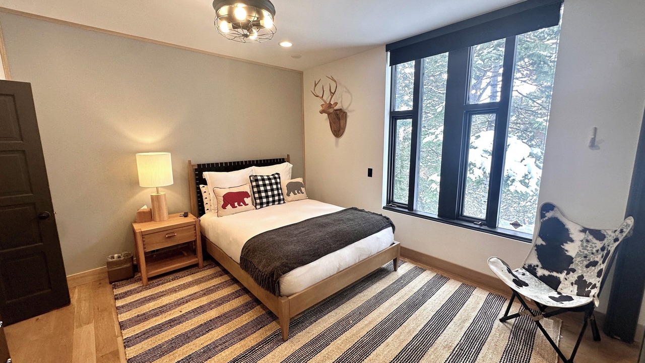 Photo of Bedroom in Summit Park