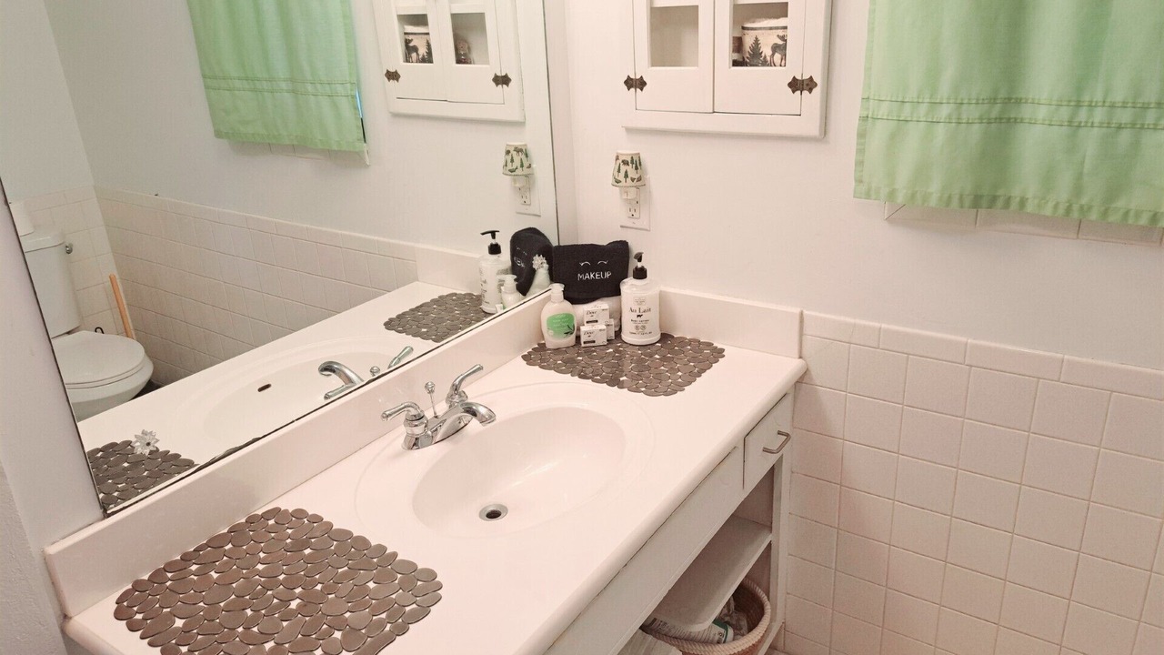 Photo of Bathroom in Garfield
