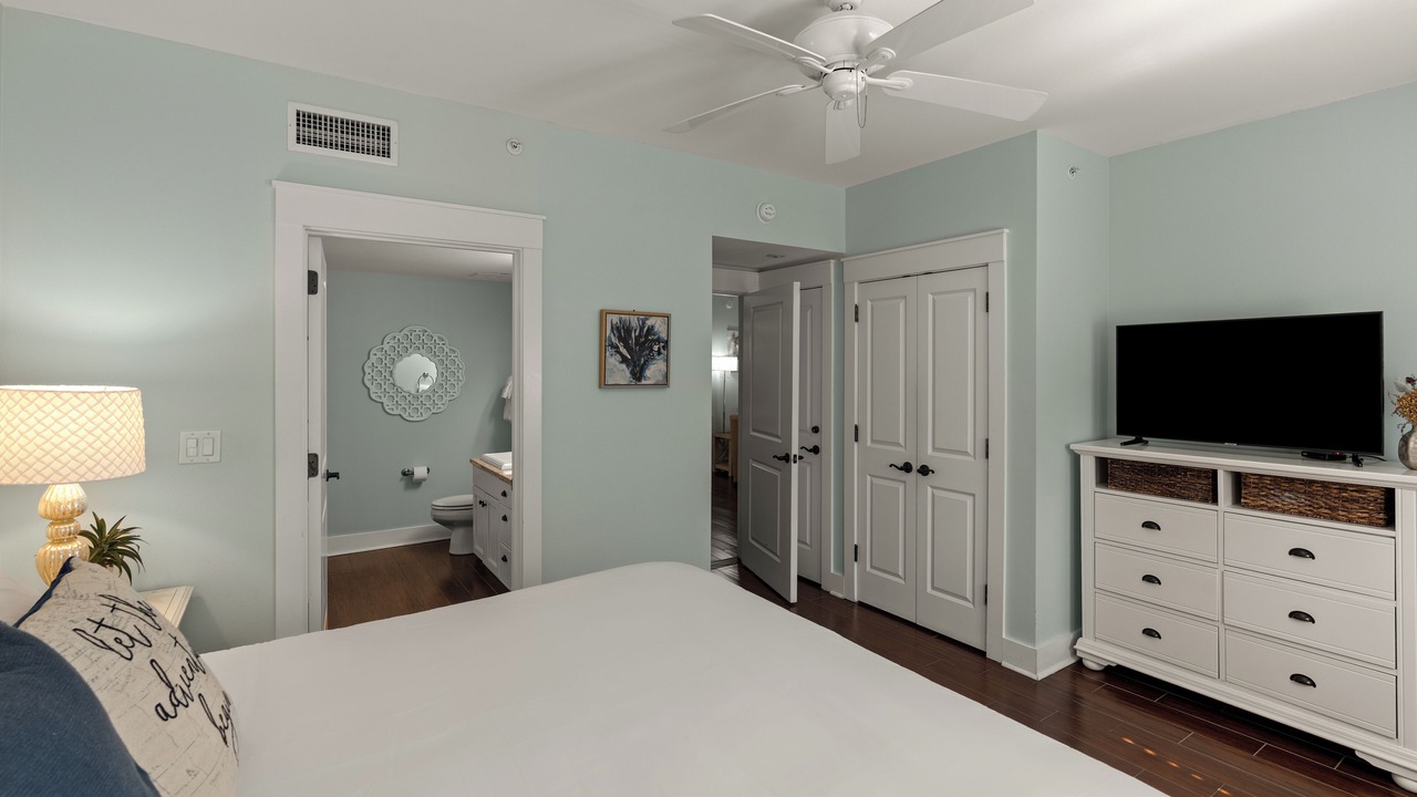 Photo of Bathroom in Baytowne Wharf