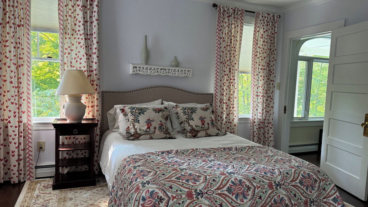 Photo of Bedroom in Williamsville