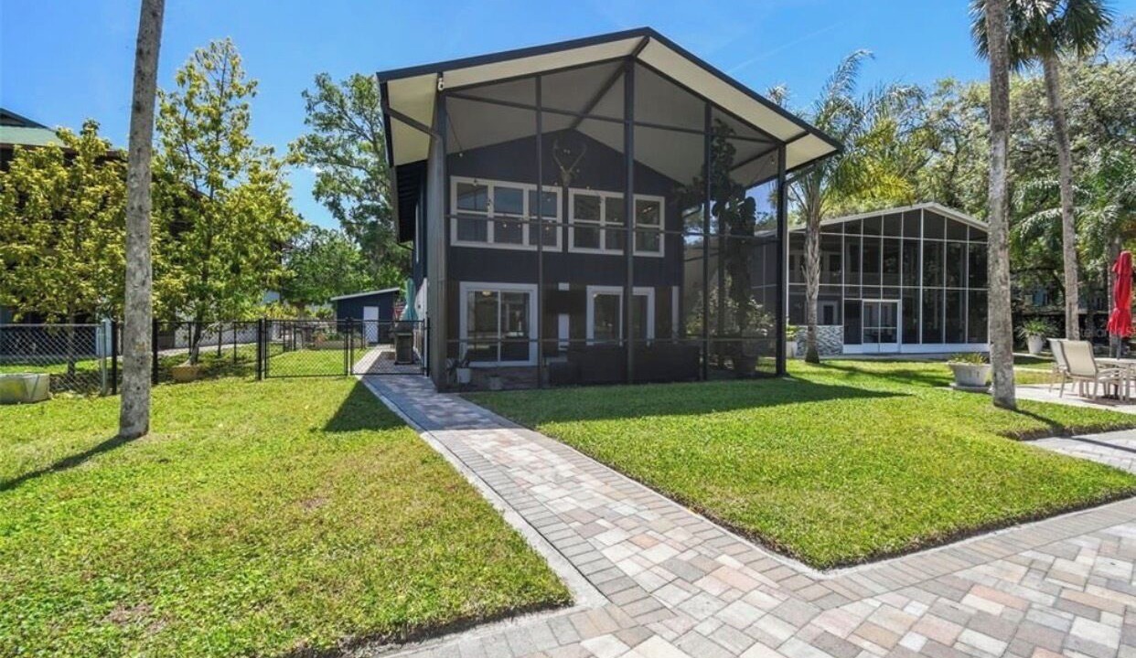 Photo of Outdoor in Weeki Wachee Gardens