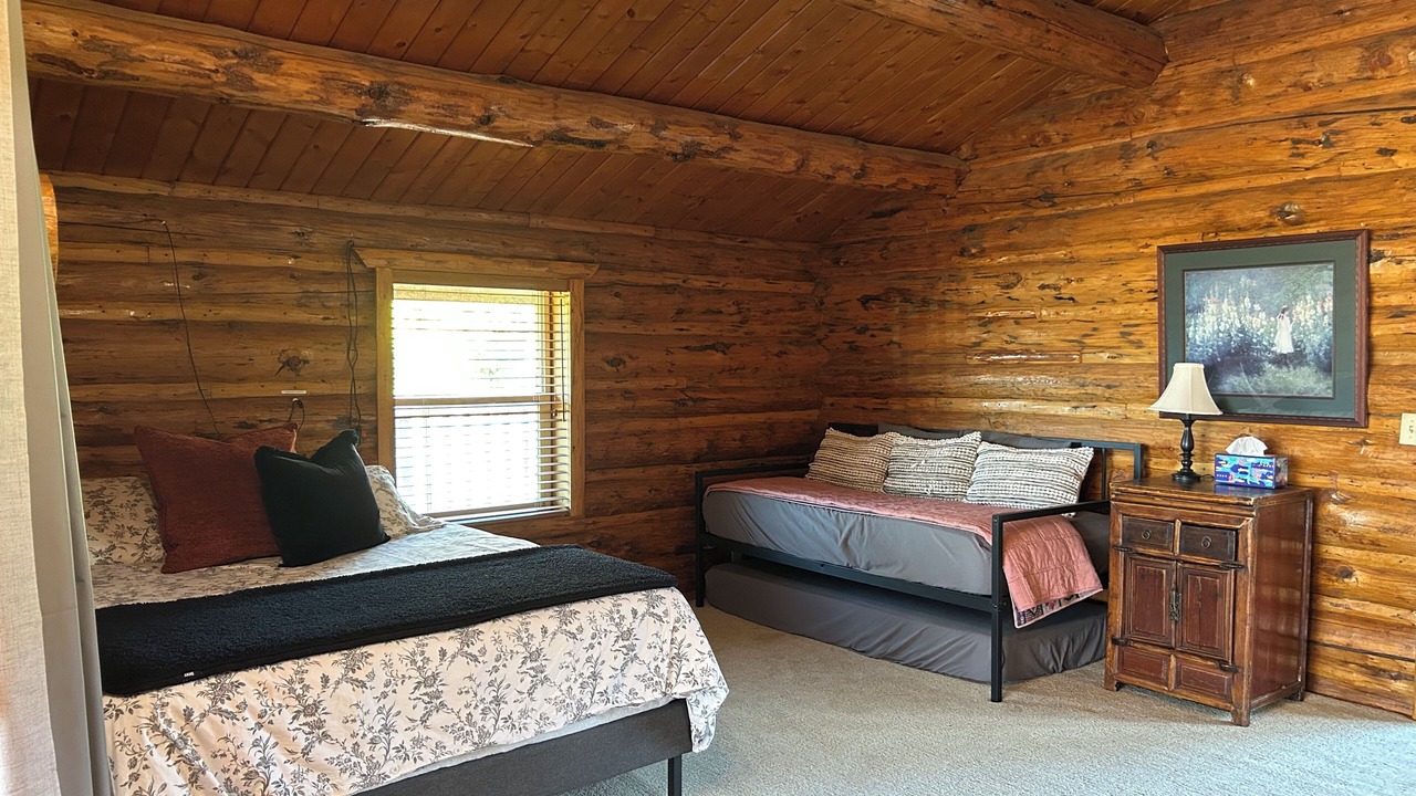 Photo of Bedroom in Pleasant View