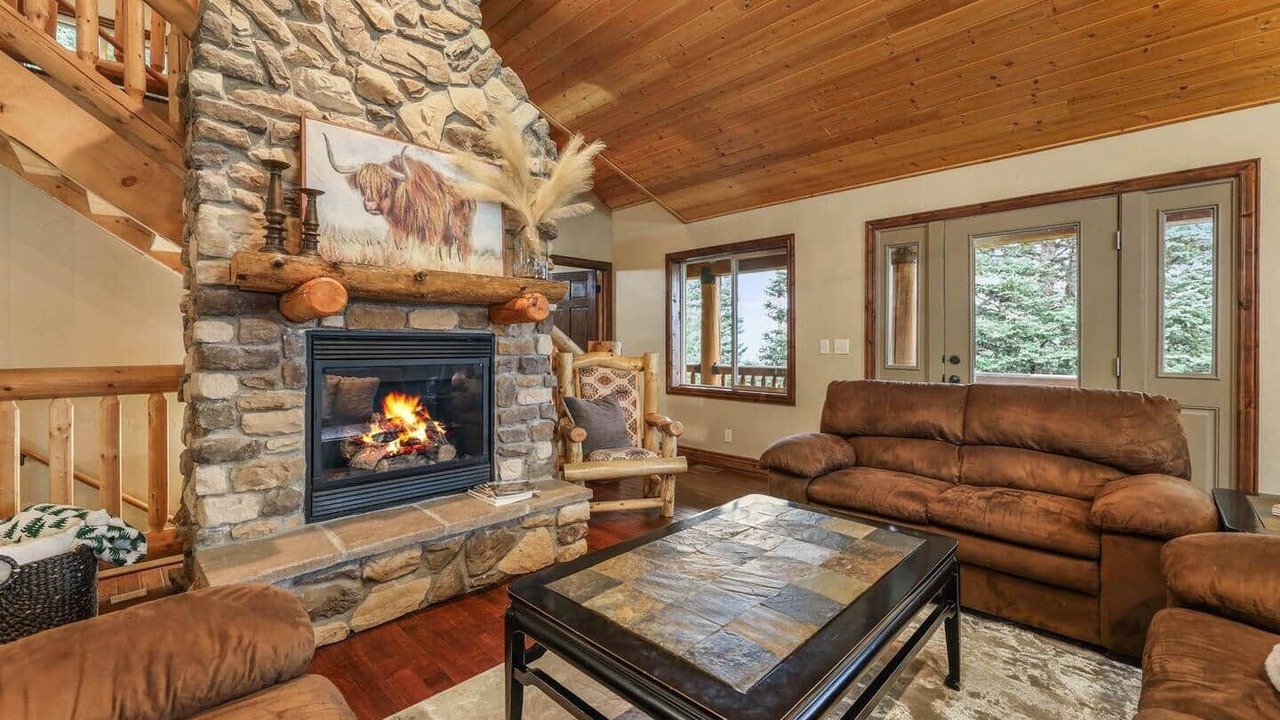 Photo of Livingroom in Tollgate Canyon