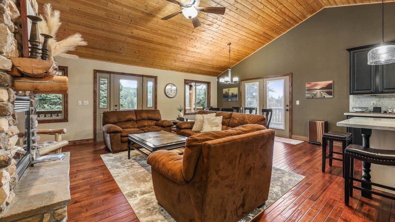 Photo of Livingroom in Tollgate Canyon