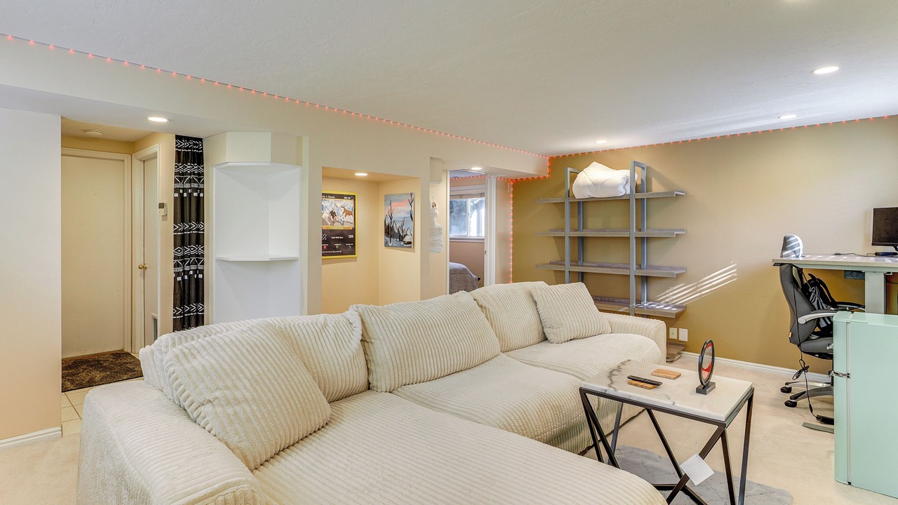 Photo of Livingroom in Cottonwood Heights