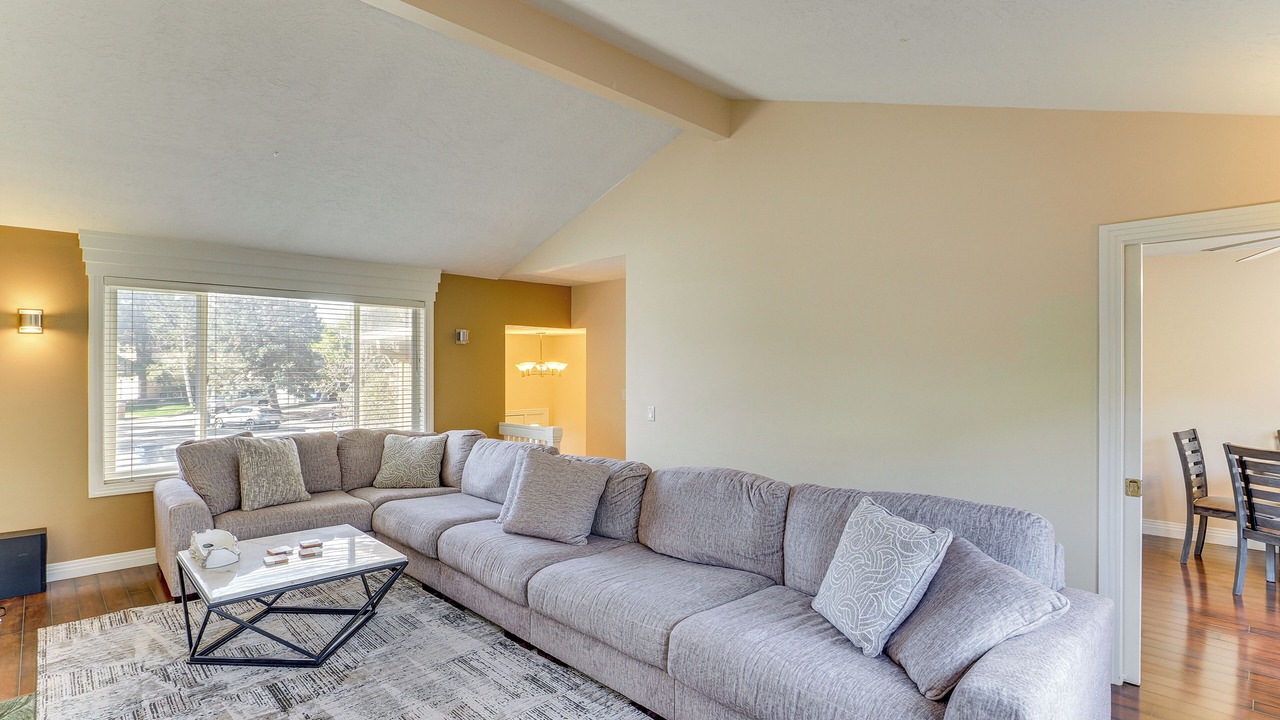Photo of Livingroom in Cottonwood Heights