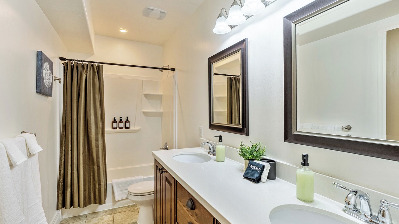 Photo of Bathroom in Foot Hills