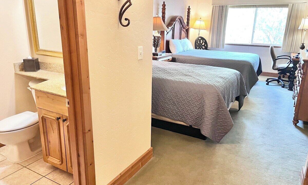 Photo of Bedroom in Midway