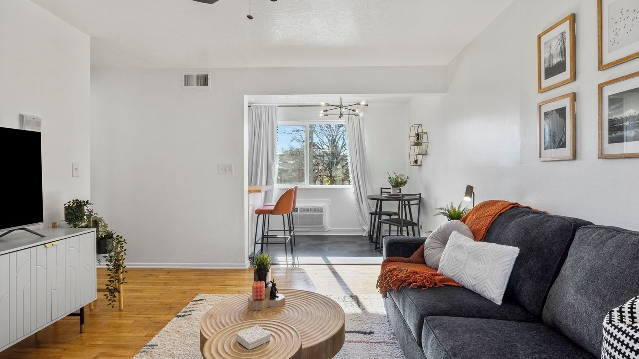 Photo of Livingroom in South Salt Lake
