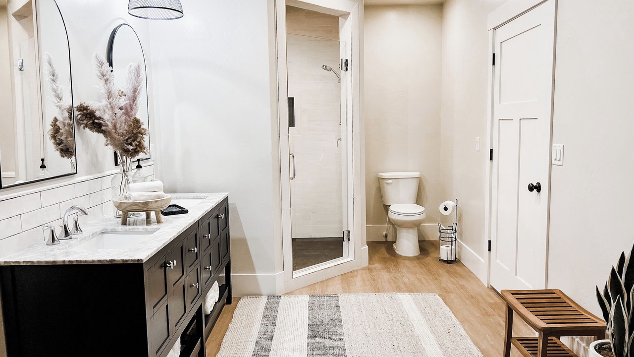 Photo of Bathroom in Granite