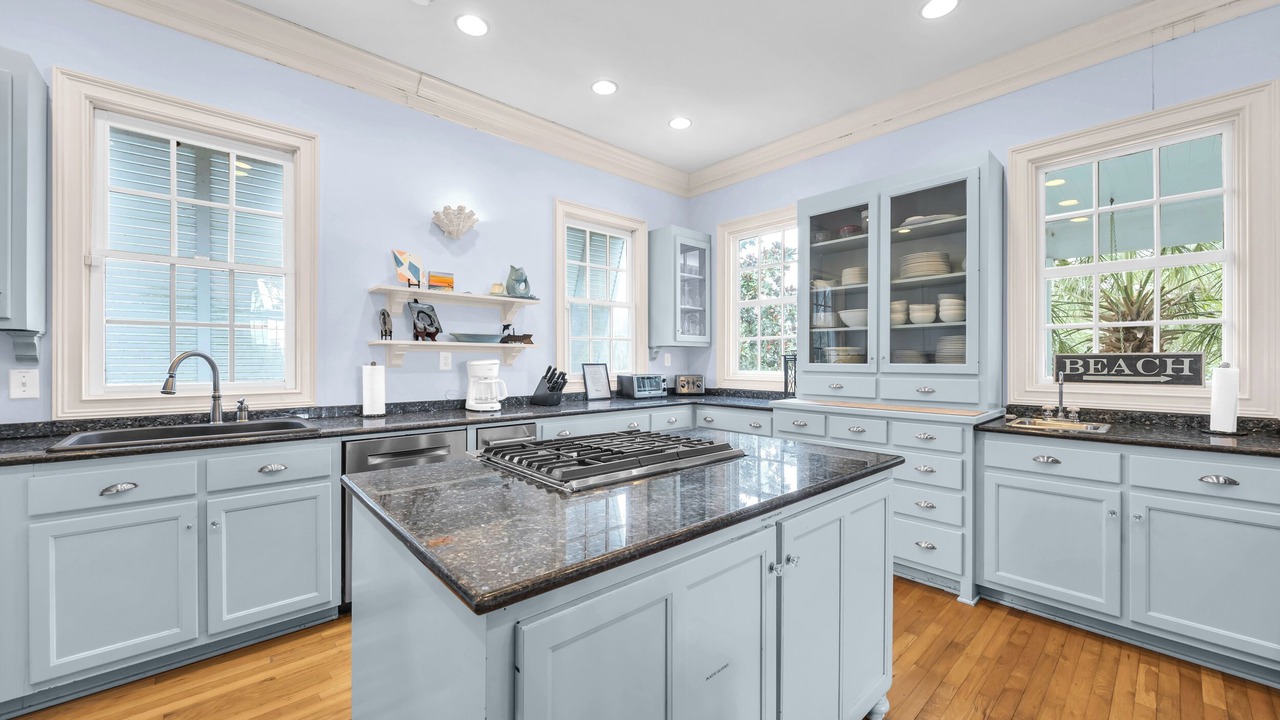 Photo of Kitchen in Debordieu Colony
