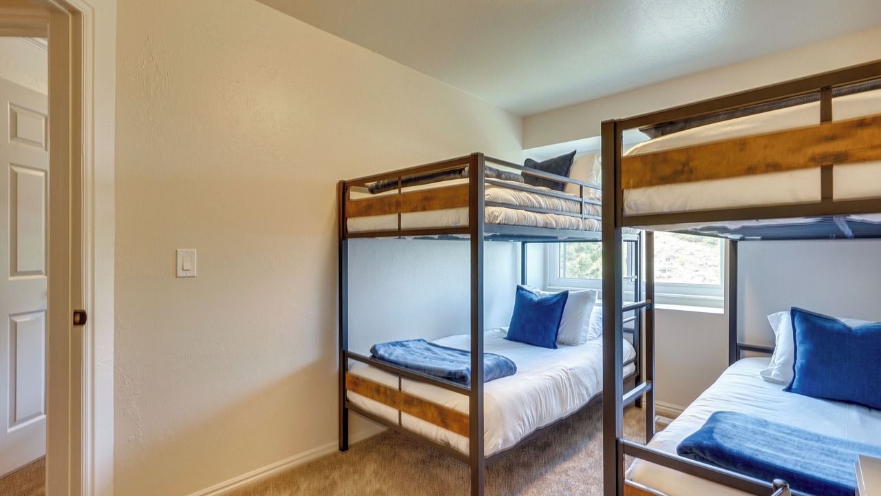 Photo of Bedroom in Cottonwood Heights