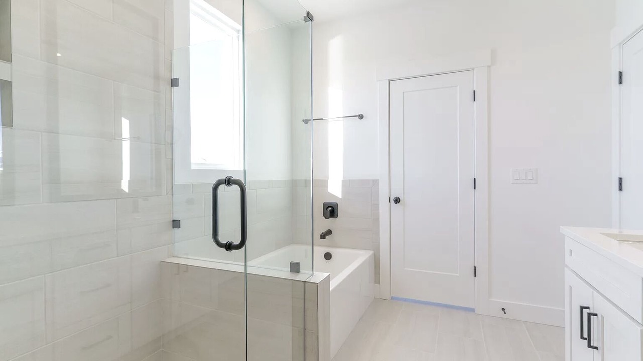 Photo of Bathroom in Daybreak