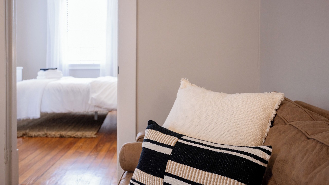 Photo of Bedroom in Metropolitan
