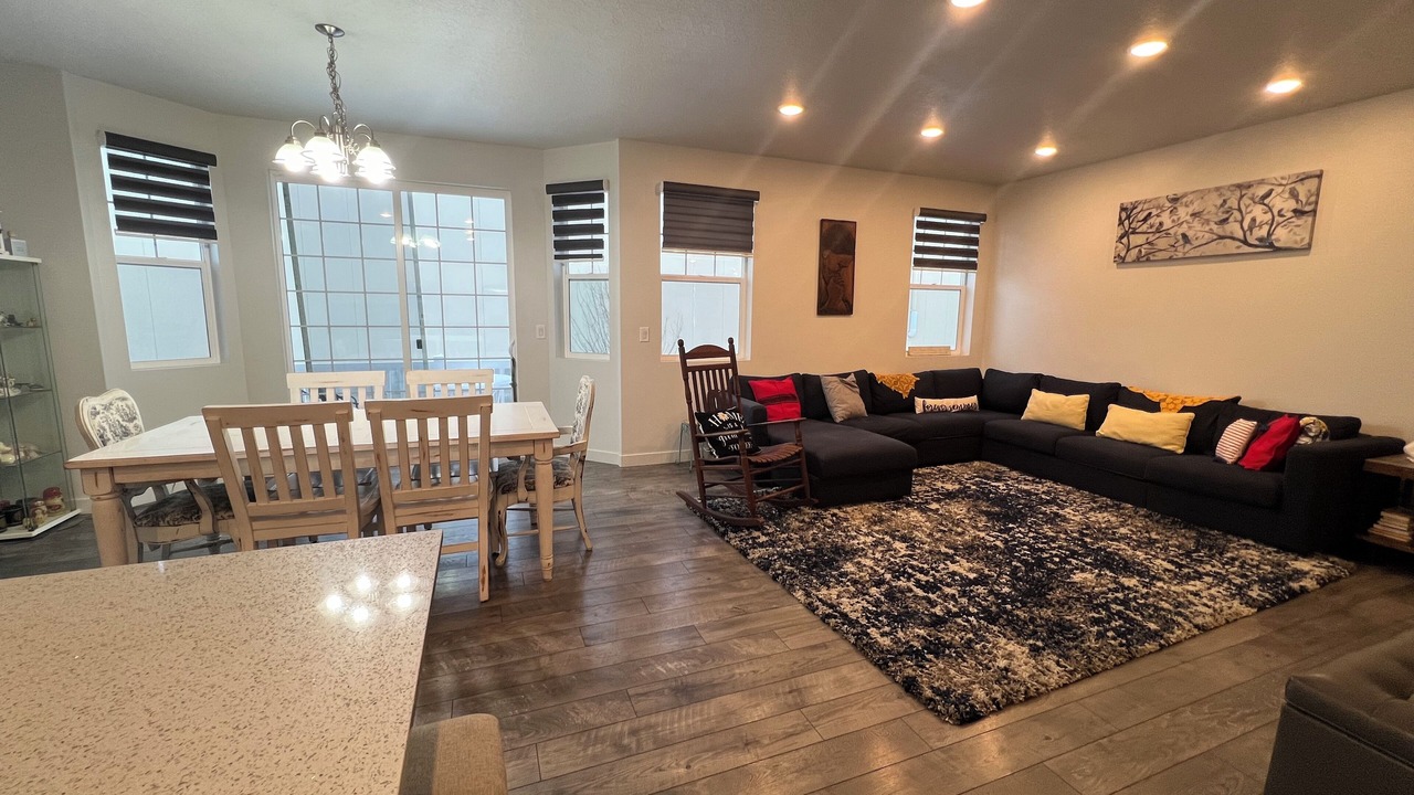 Photo of Livingroom in Lindon