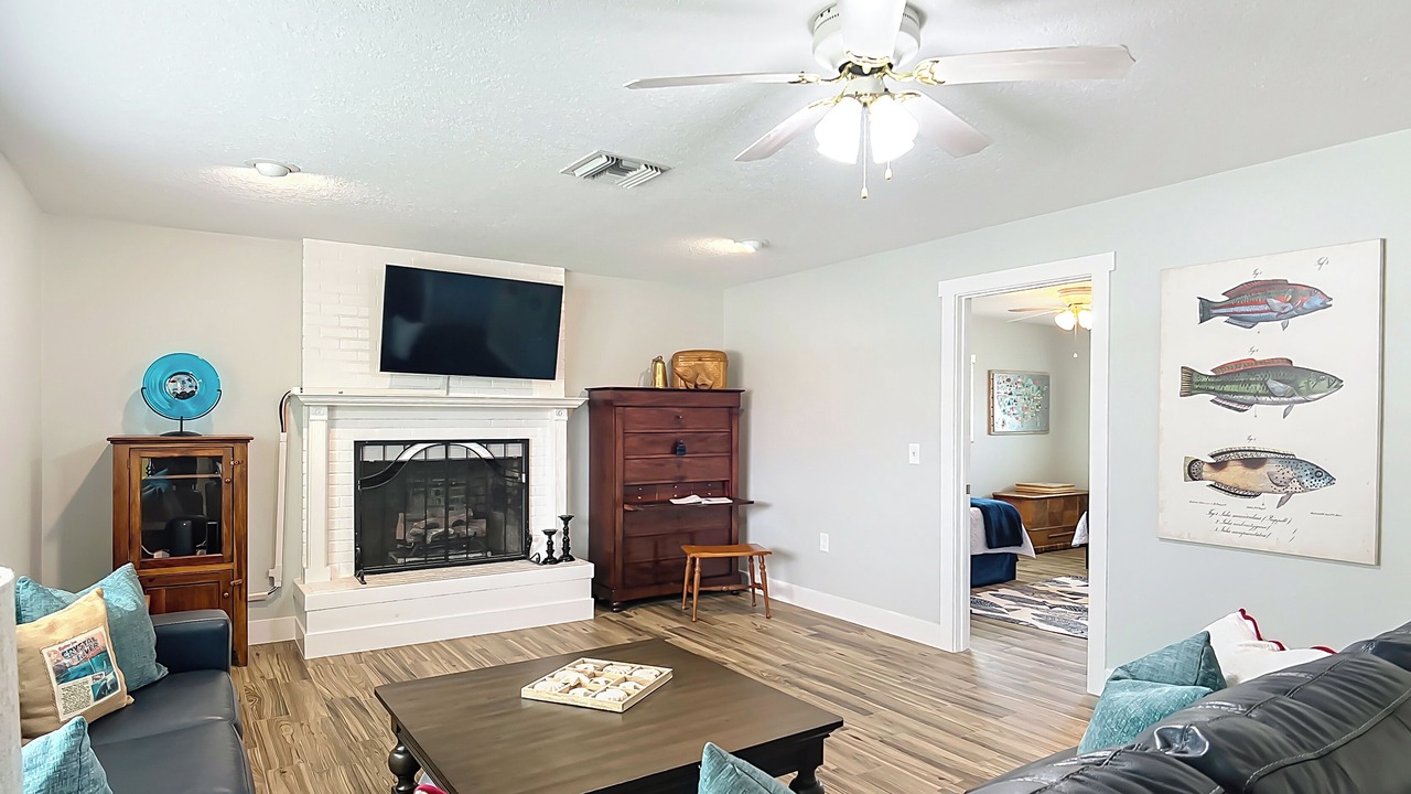 Photo of Livingroom in Indian Waters