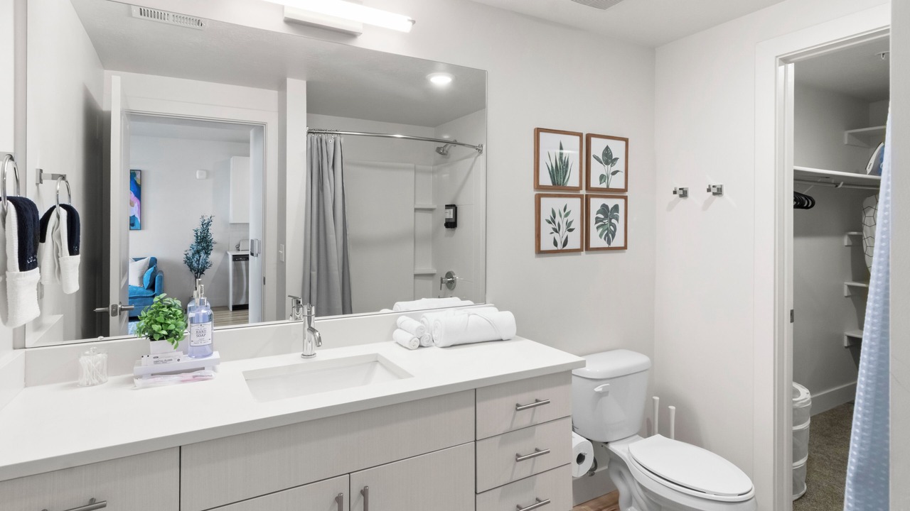 Photo of Bathroom in People's Freeway