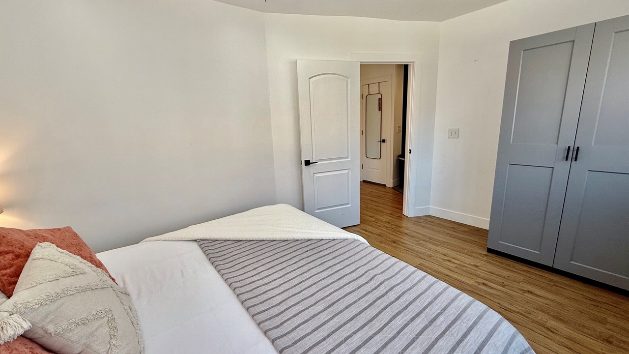 Photo of Bedroom in Central City
