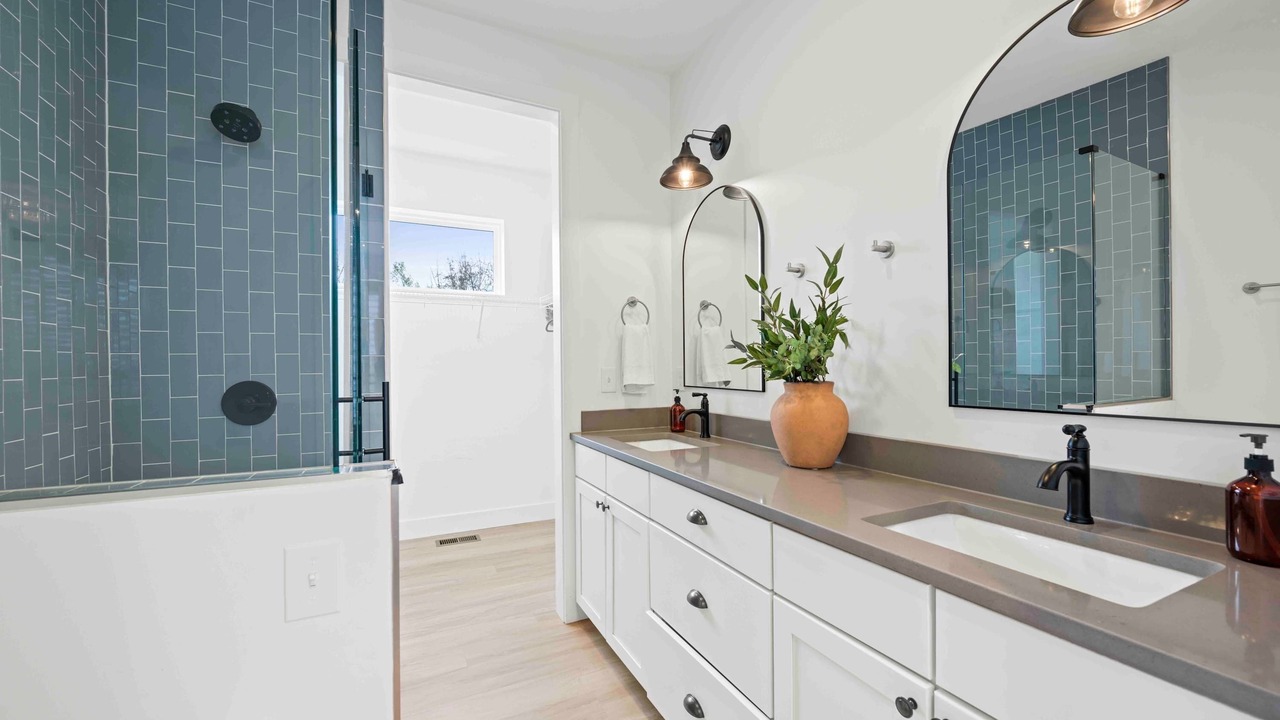 Photo of Bathroom in Dry Ridge