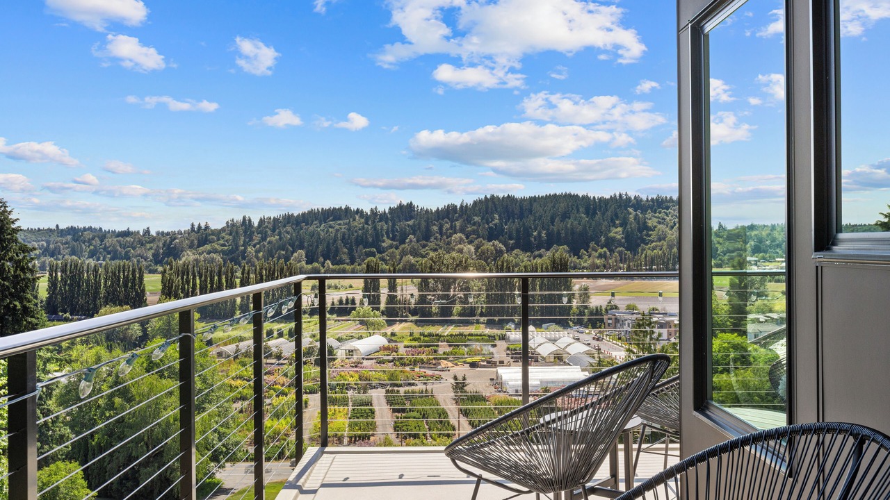 Photo of Patio Balcony in Cottage Lake