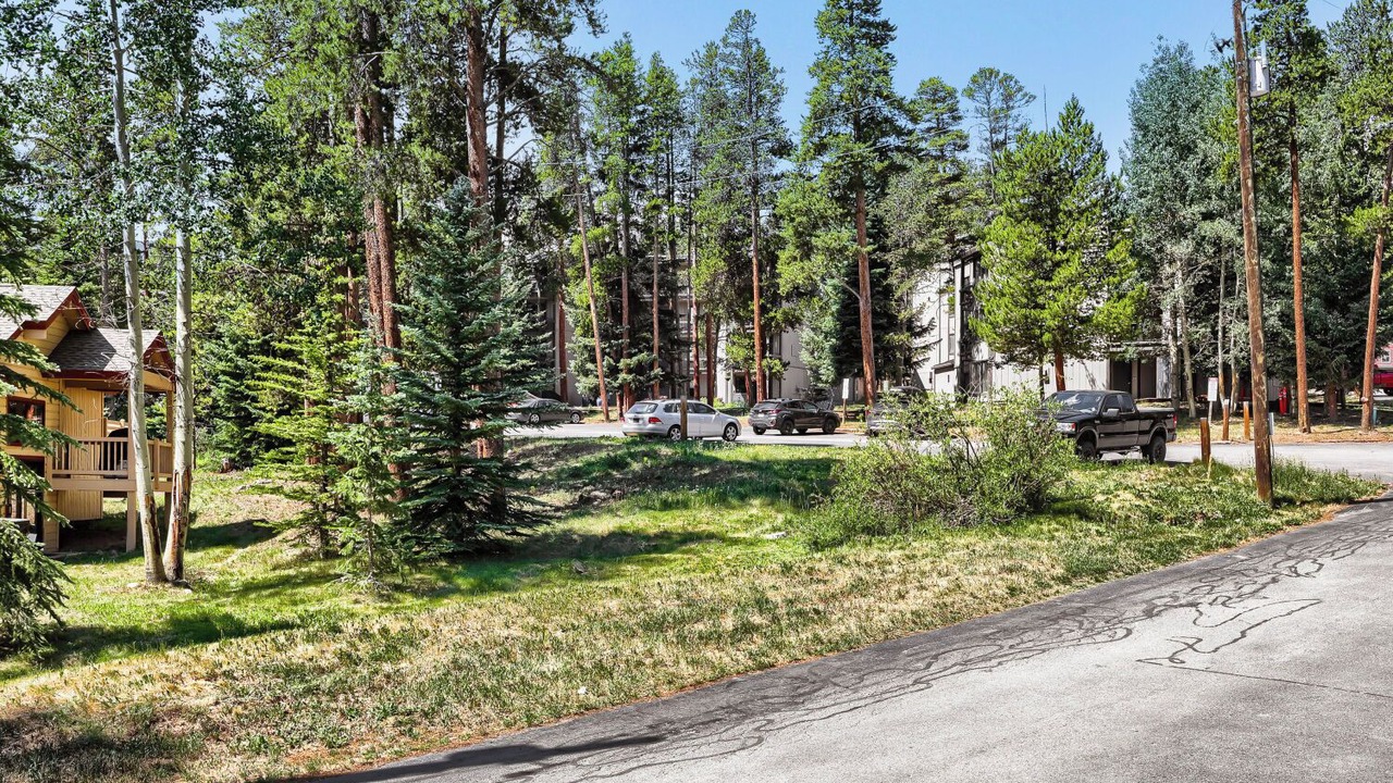 Photo of Others in Boulder Ridge
