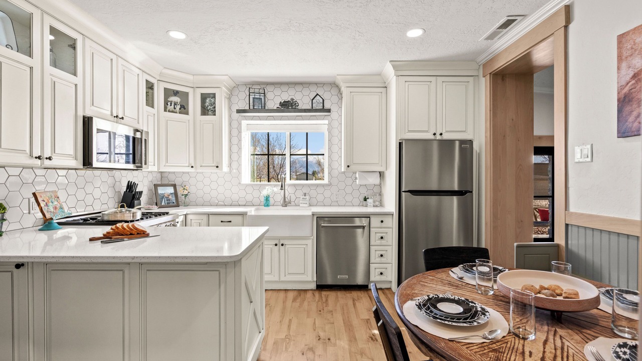 Photo of Kitchen in Lake Shore