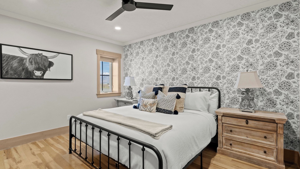Photo of Bedroom in Lake Shore