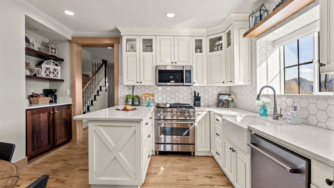 Photo of Kitchen in Lake Shore