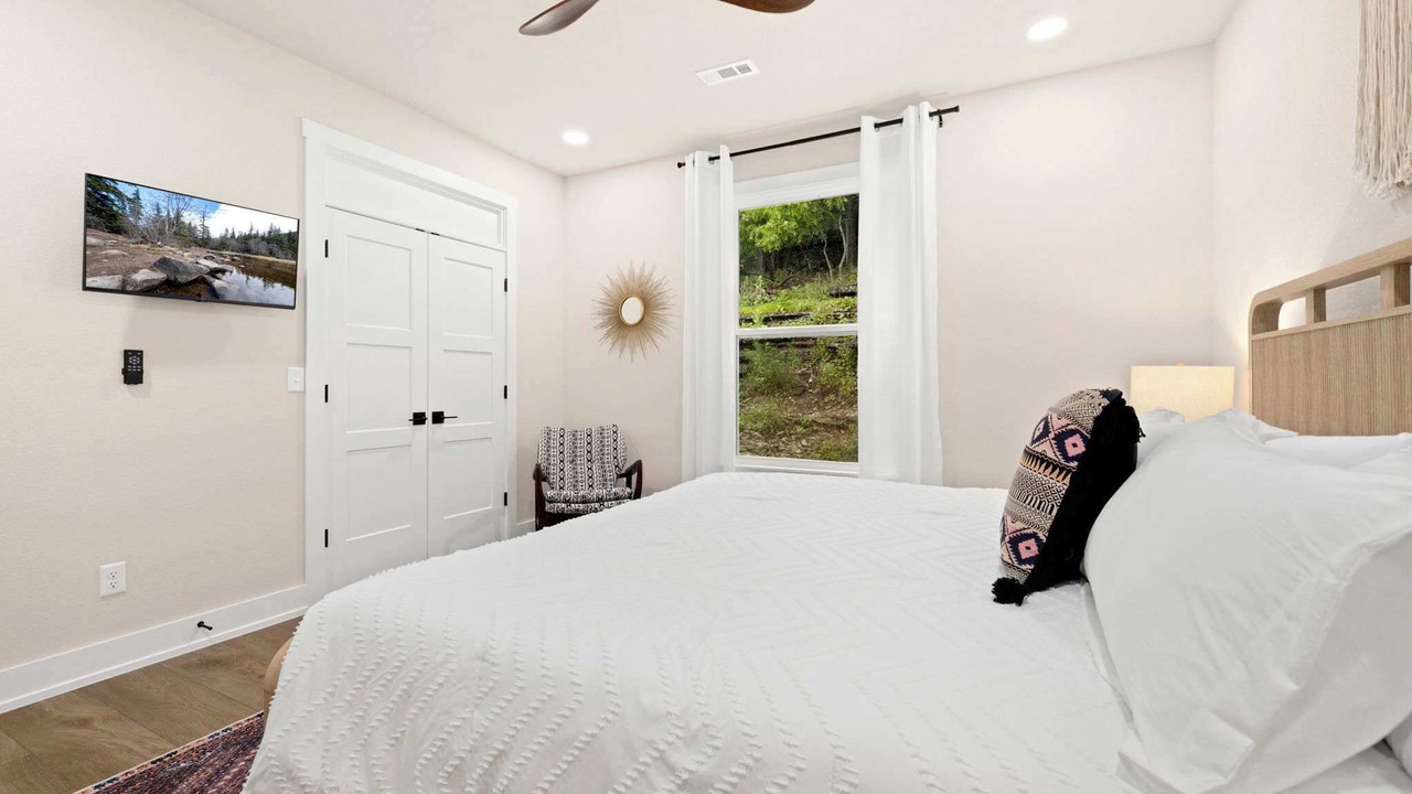Photo of Bedroom in Lost Bridge Village