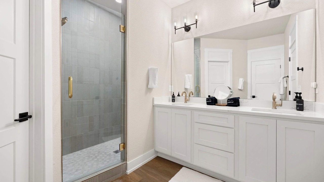 Photo of Bathroom in Lost Bridge Village