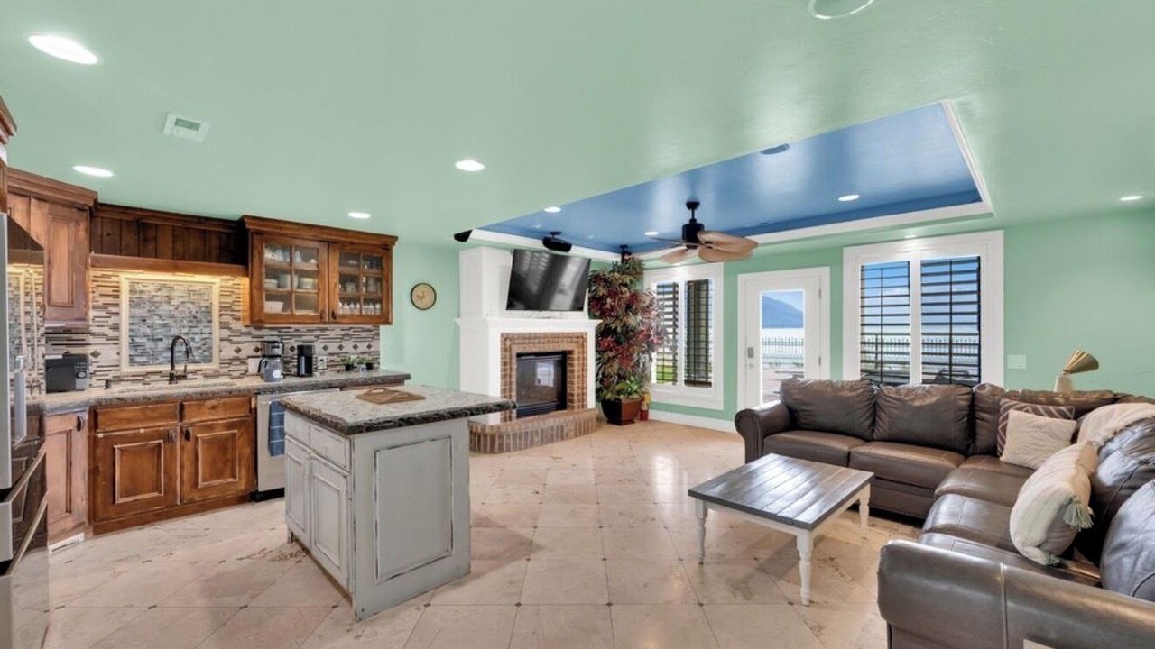 Photo of Livingroom in Saratoga Springs