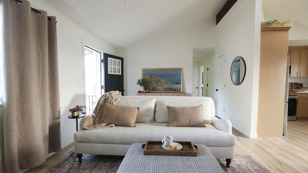 Photo of Livingroom in Layton