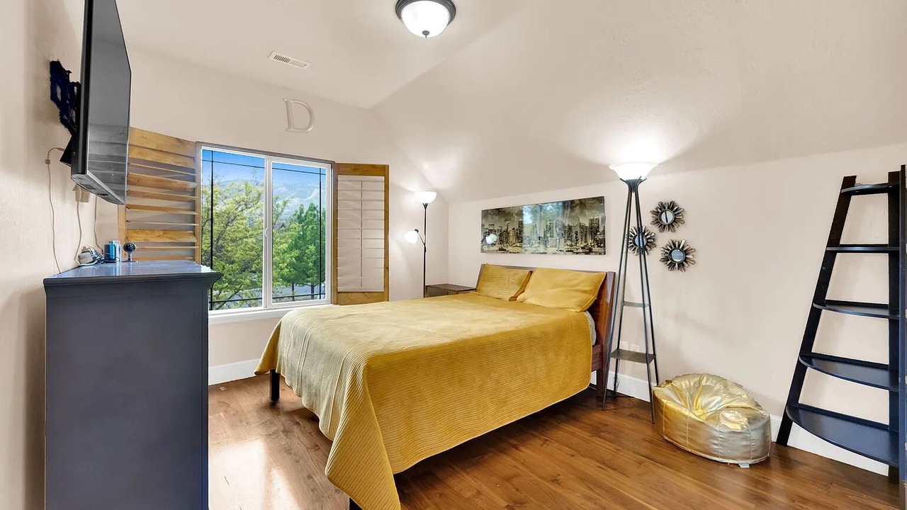 Photo of Bedroom in Saratoga Springs