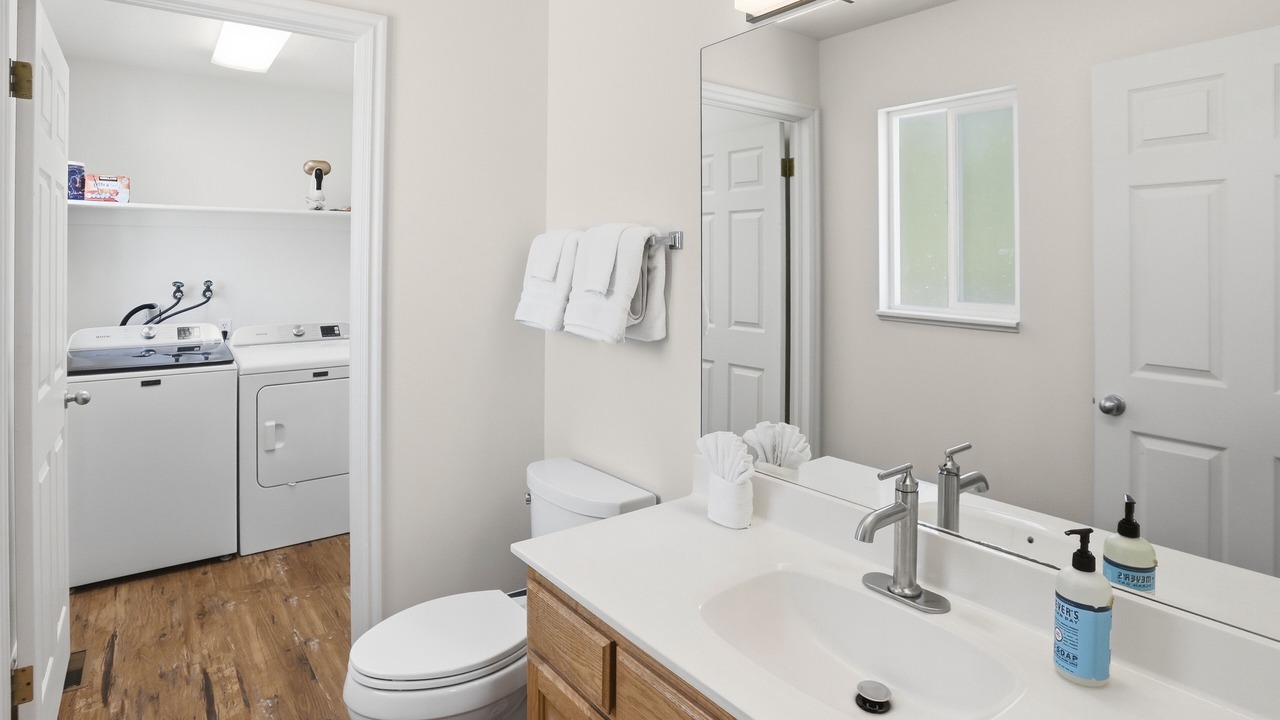 Photo of Bathroom in Roy
