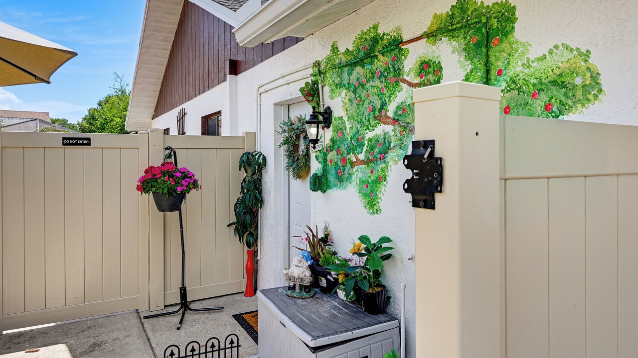 Photo of Patio Balcony in Orchid Lake Village