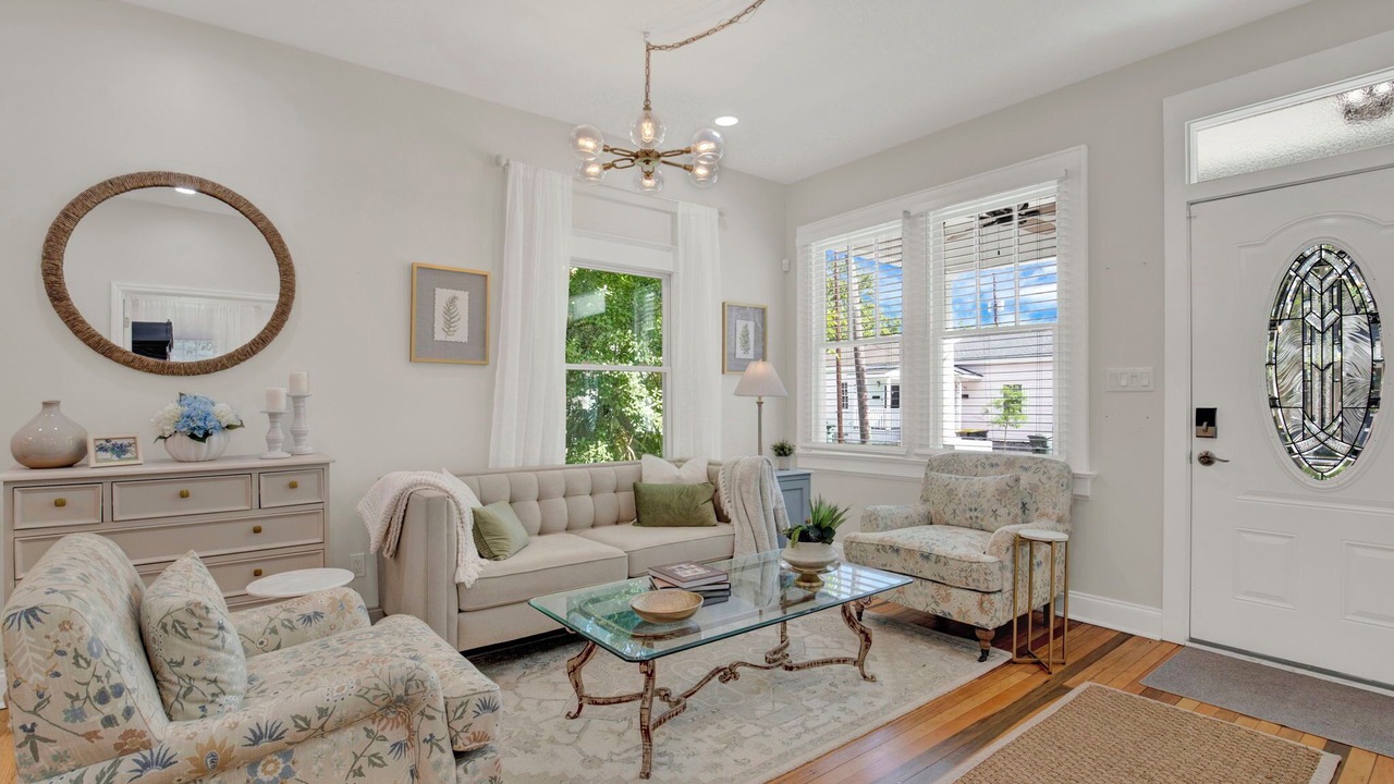 Photo of Livingroom in Eastside