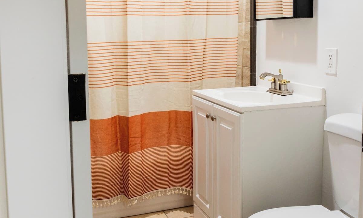 Photo of Bathroom in Sandy