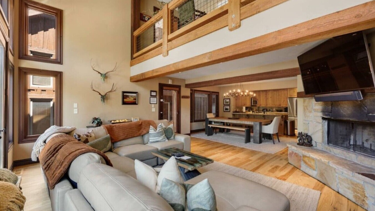 Photo of Livingroom in Deer Valley