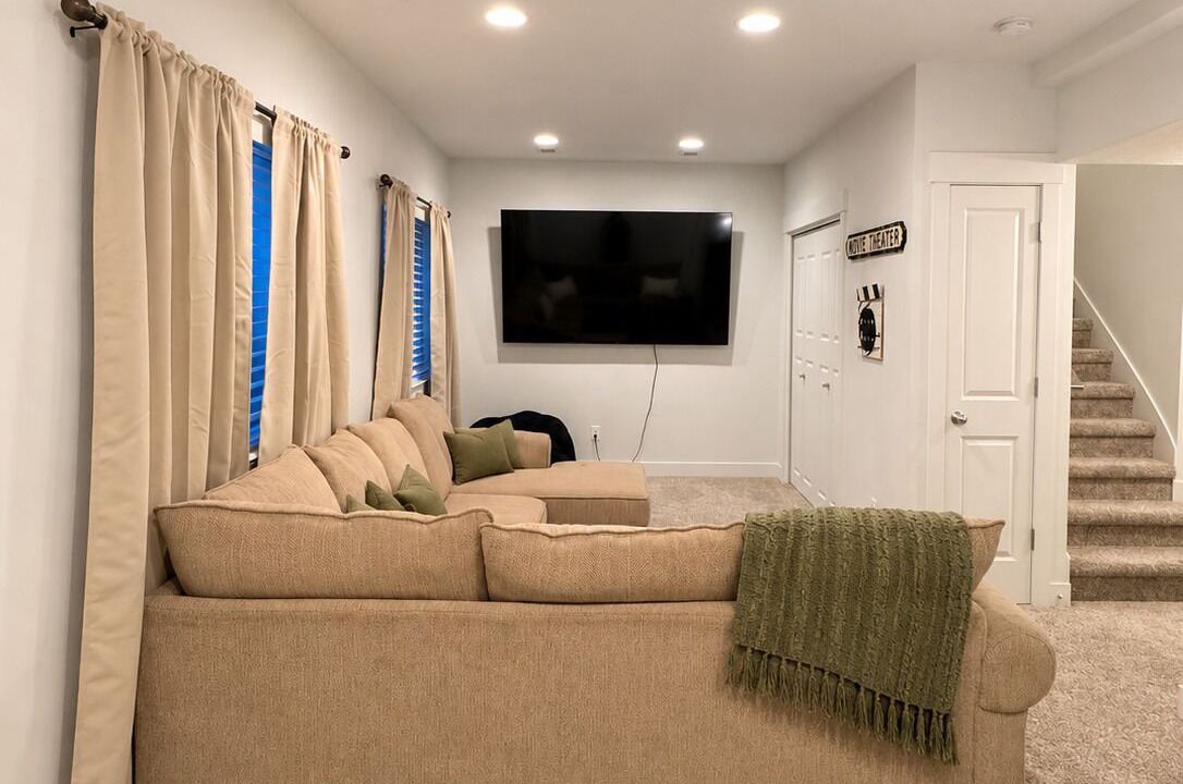 Photo of Livingroom in Bluffdale